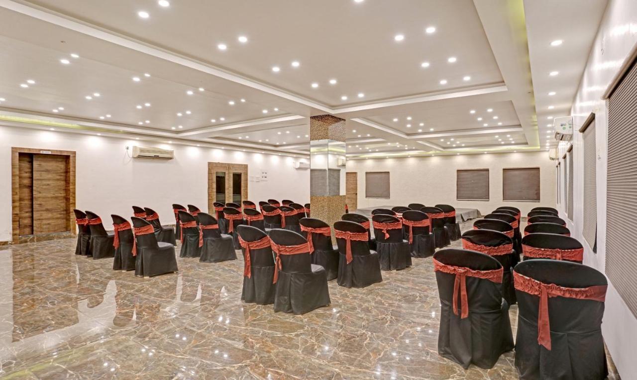 Treebo Varsha Palace Evrengabad Dış mekan fotoğraf