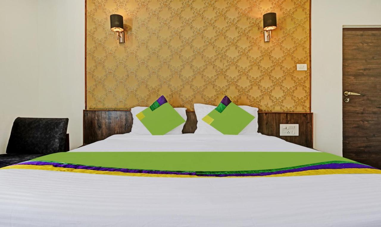 Treebo Varsha Palace Evrengabad Dış mekan fotoğraf