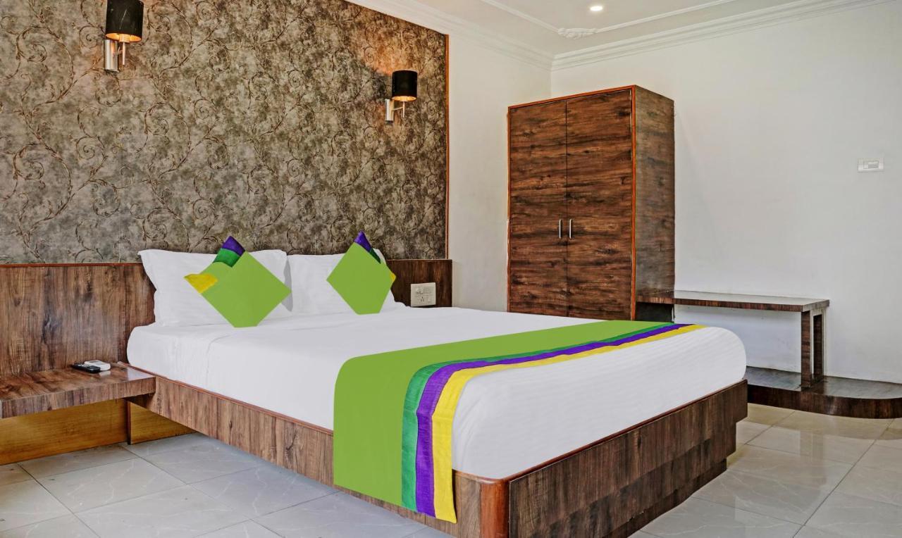 Treebo Varsha Palace Evrengabad Dış mekan fotoğraf