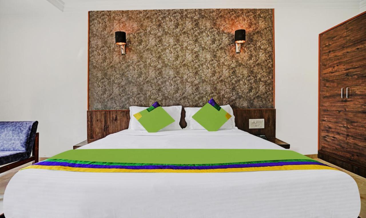 Treebo Varsha Palace Evrengabad Dış mekan fotoğraf