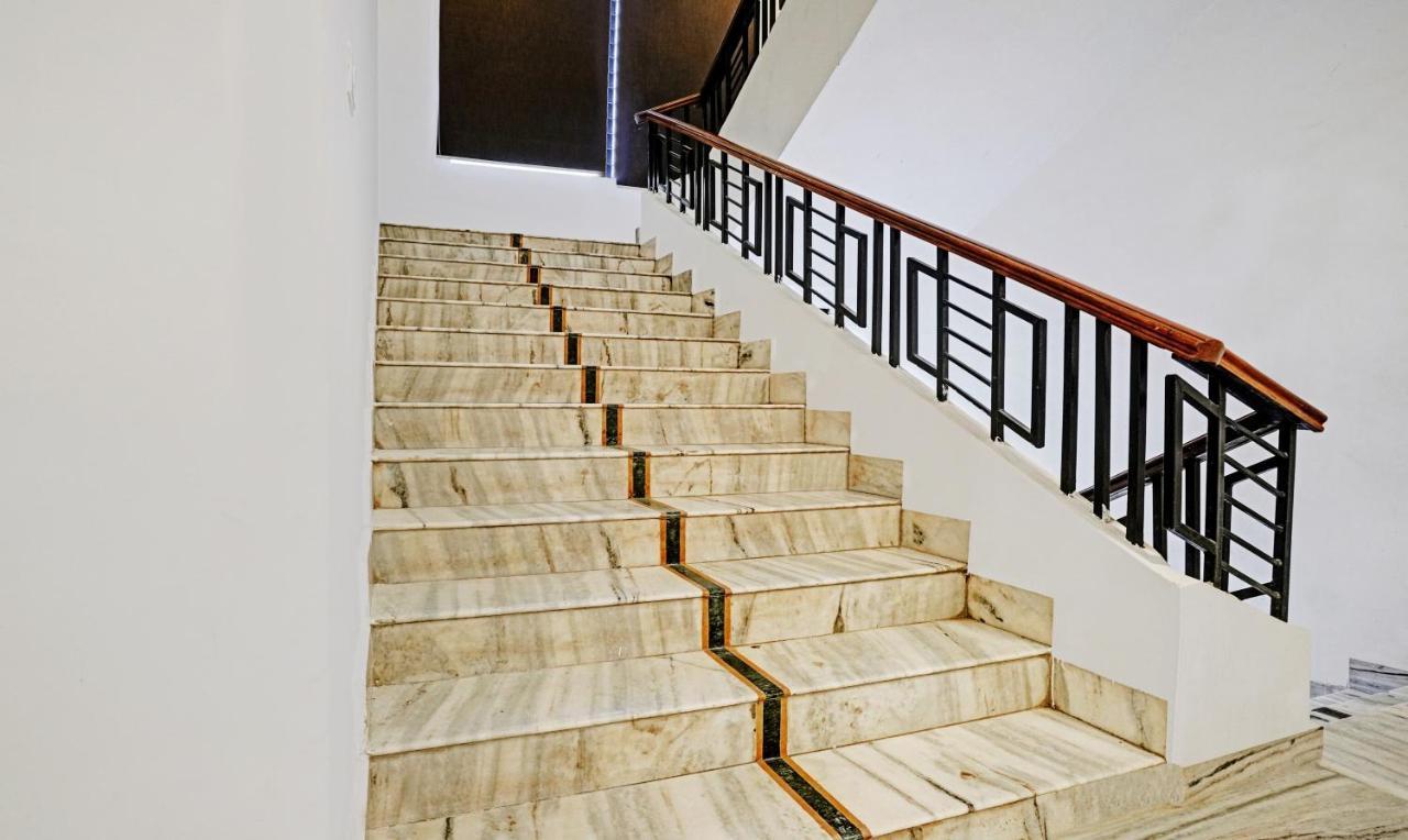 Treebo Varsha Palace Evrengabad Dış mekan fotoğraf