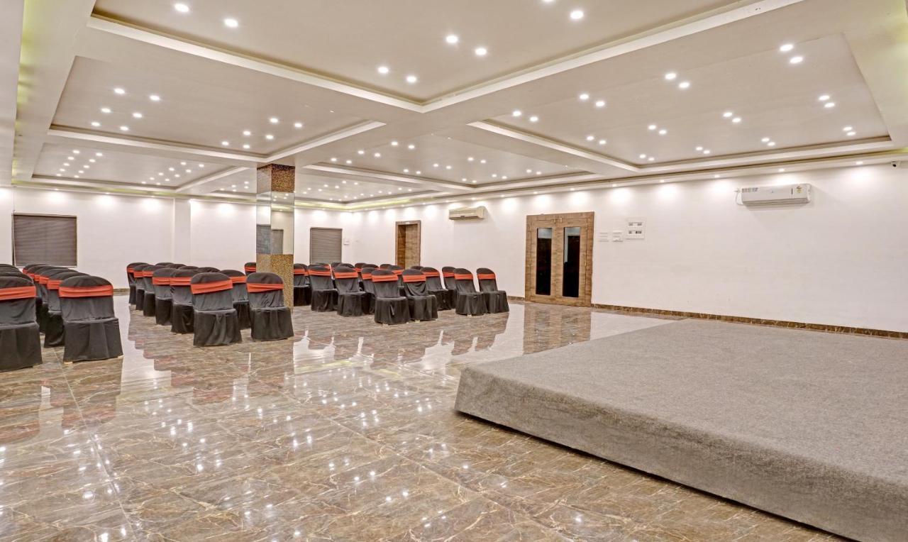 Treebo Varsha Palace Evrengabad Dış mekan fotoğraf